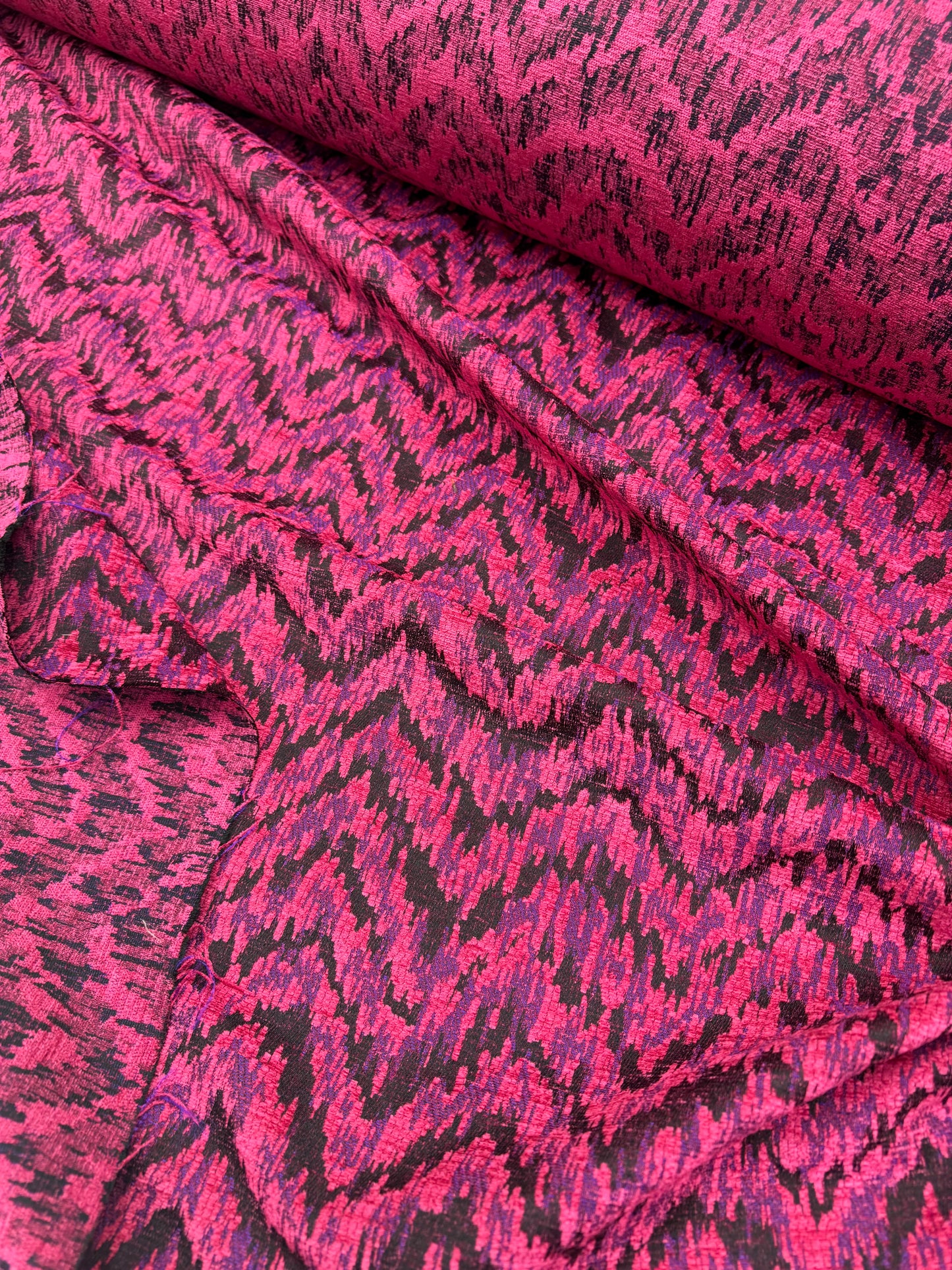 Jacquard zigzag cyclaam