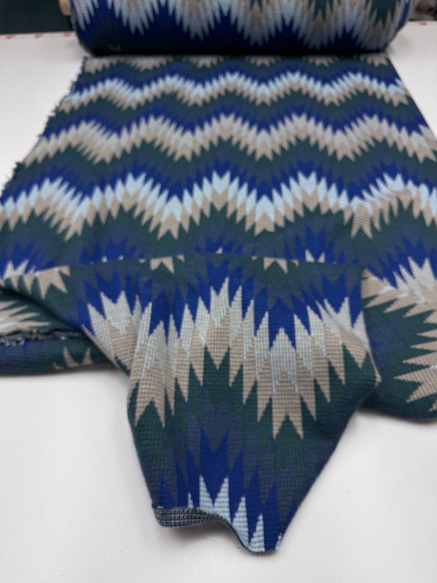 Gebreide jacquard zigzag wolblend