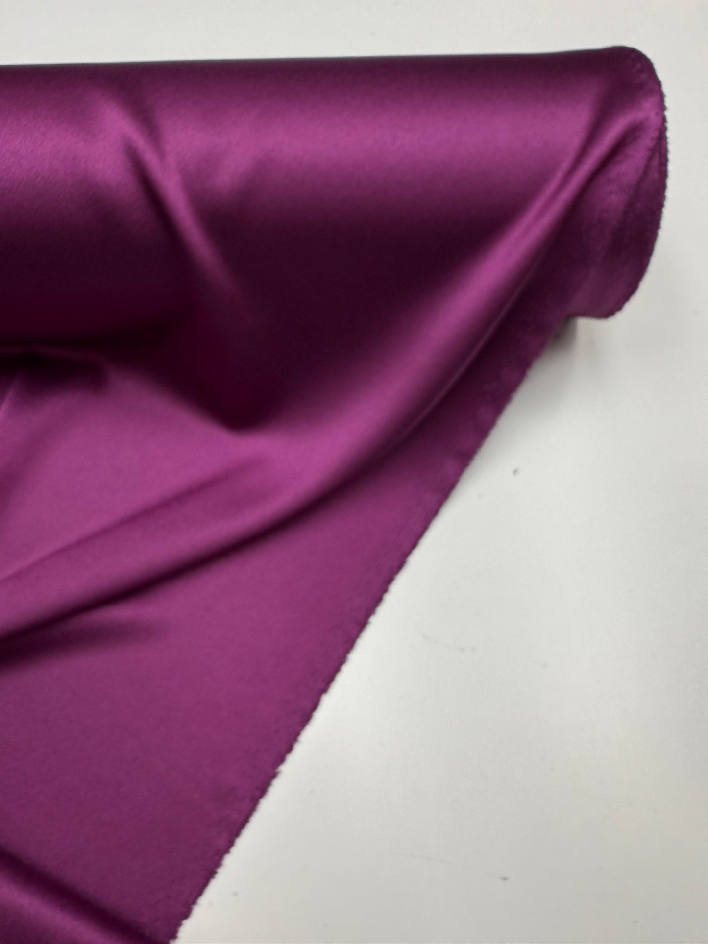 Crepe satijn Cady purper