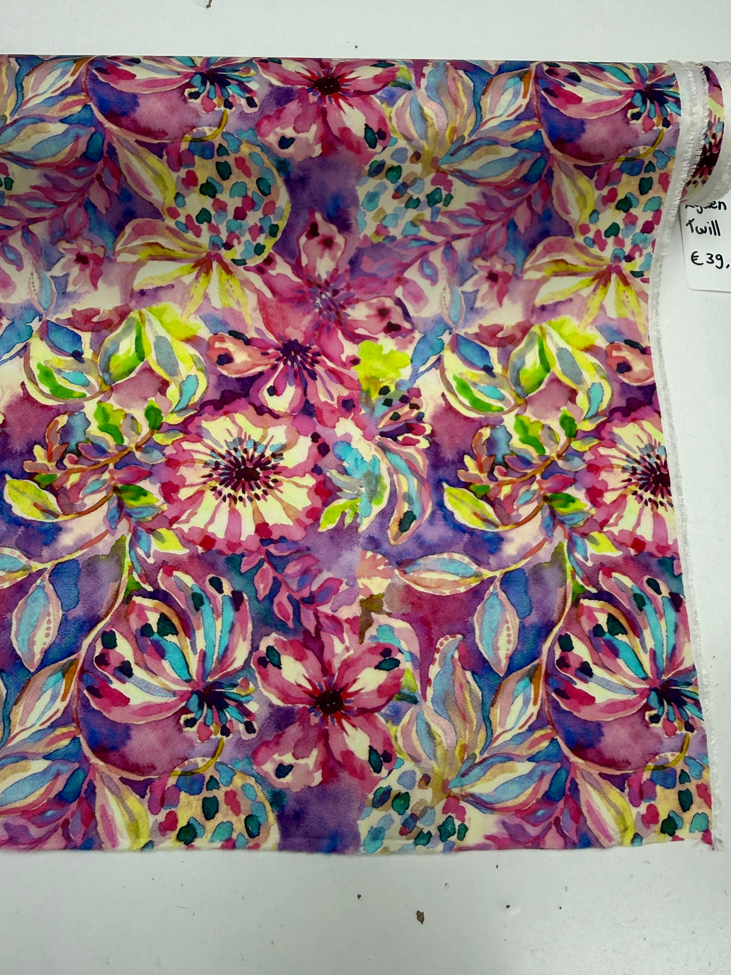 SS2026 Zijden twill met bright water floral