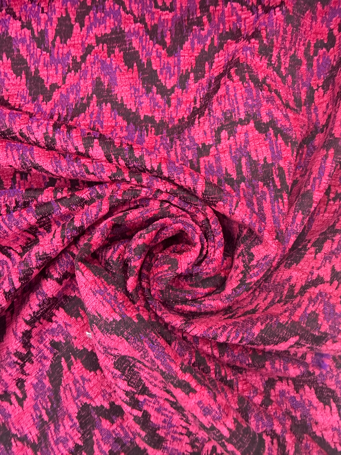 Jacquard zigzag cyclaam