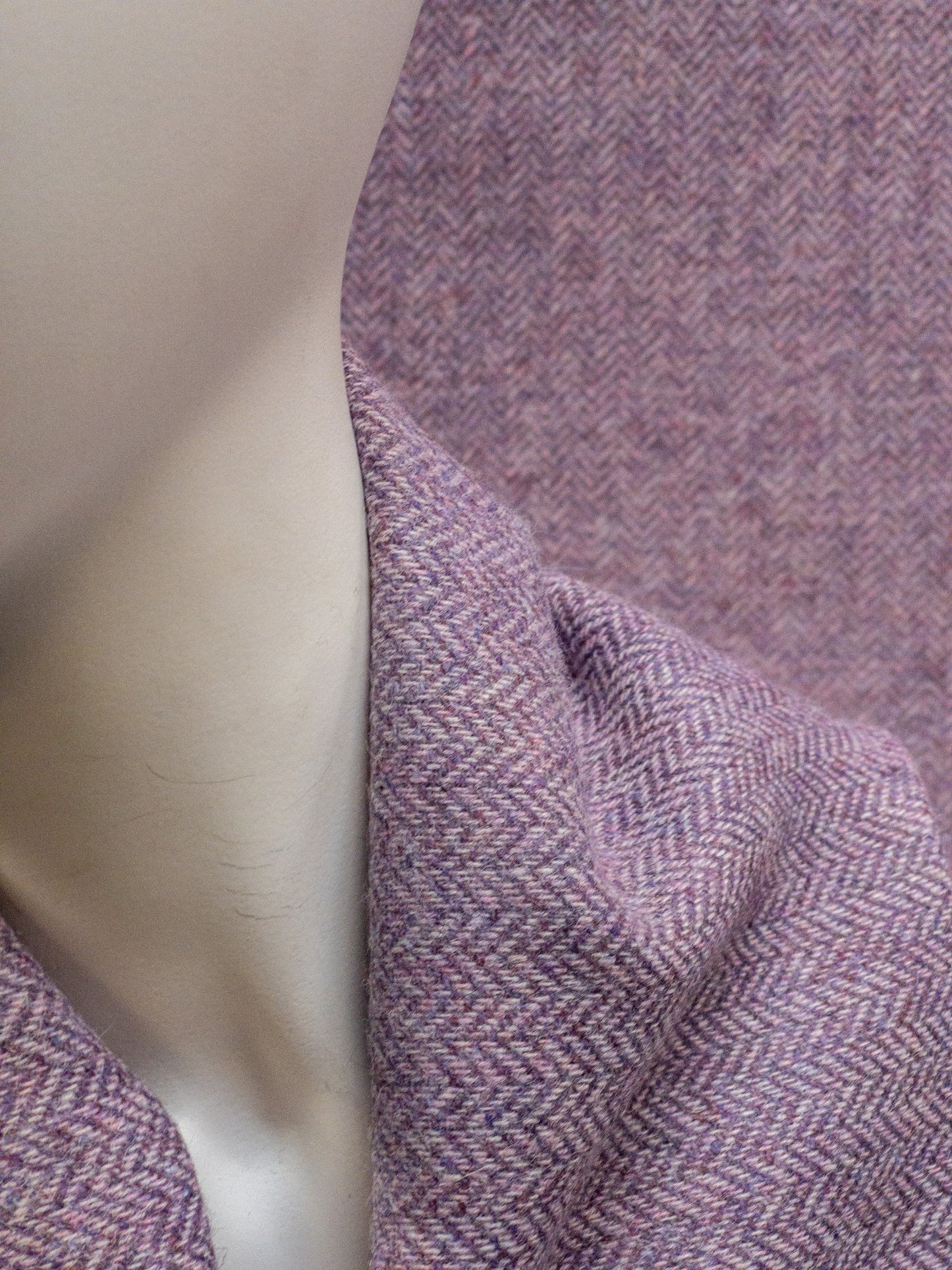 Woolen tweed in herringbone purple