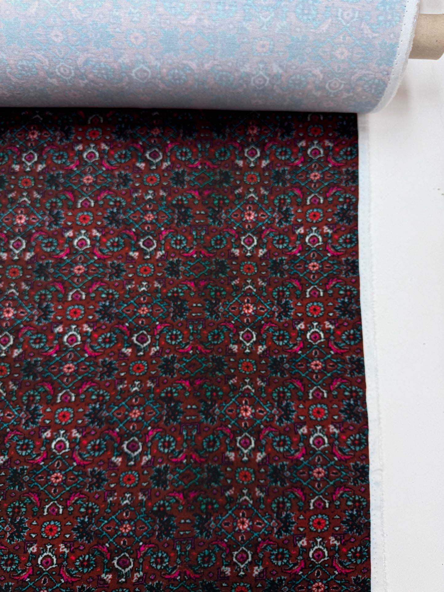 Exclusief dessin punta small repeat brown