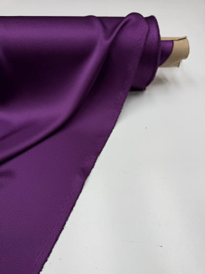 Crepe satijn Cady violet paars