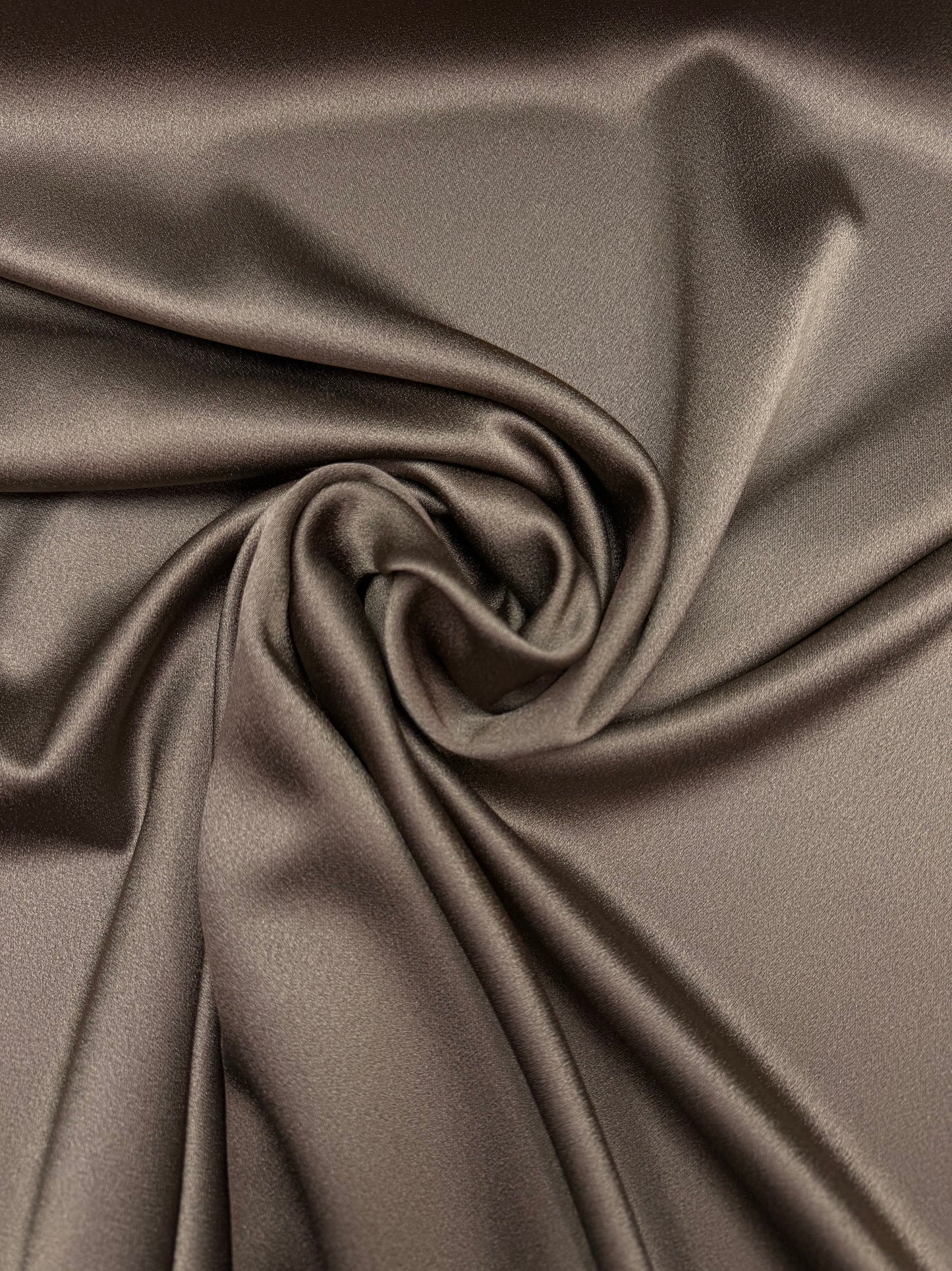 Crepe satijn Cady beige taupe