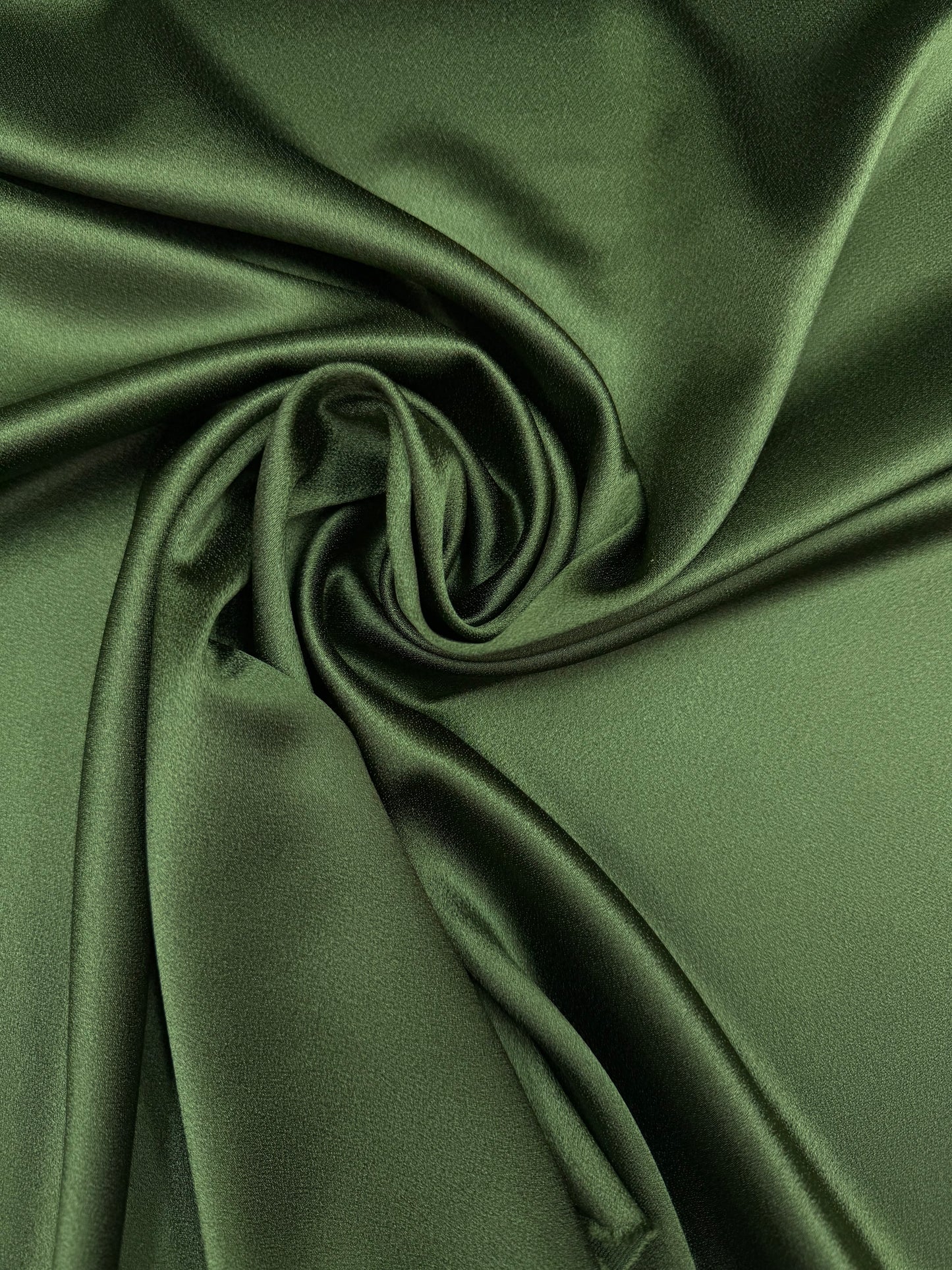 Crepe satijn Cady olijf groen