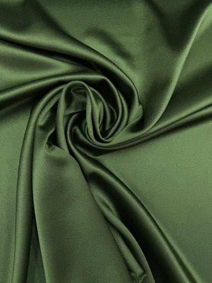 Crepe satijn Cady olijf groen