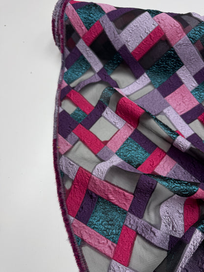 Jacquard grafisch semi transparent met lurex.