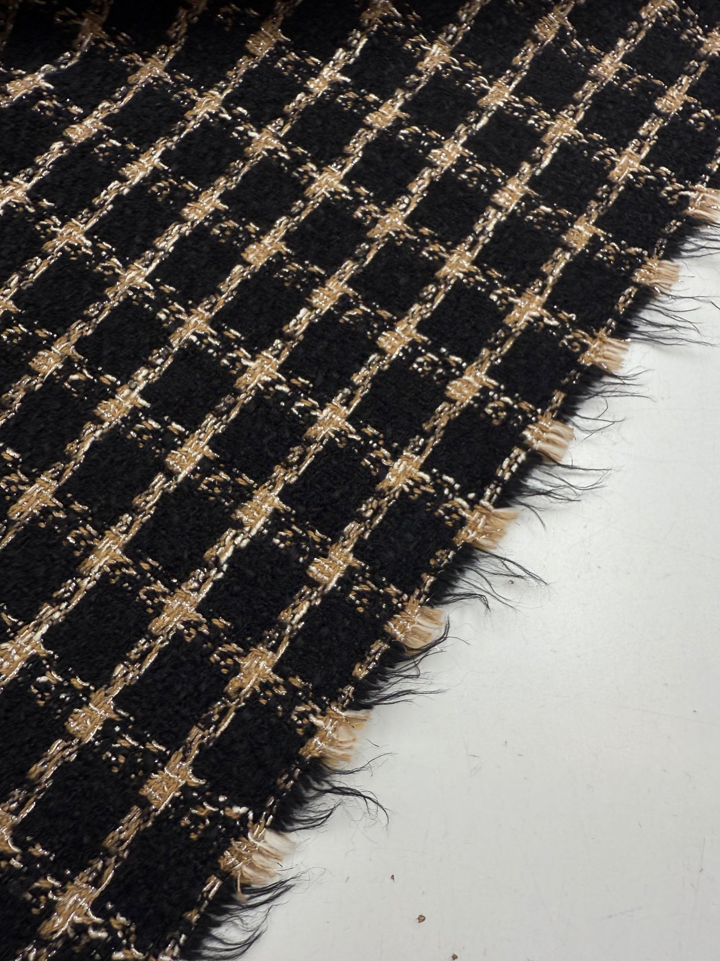 Bouclé beige zilver zwart