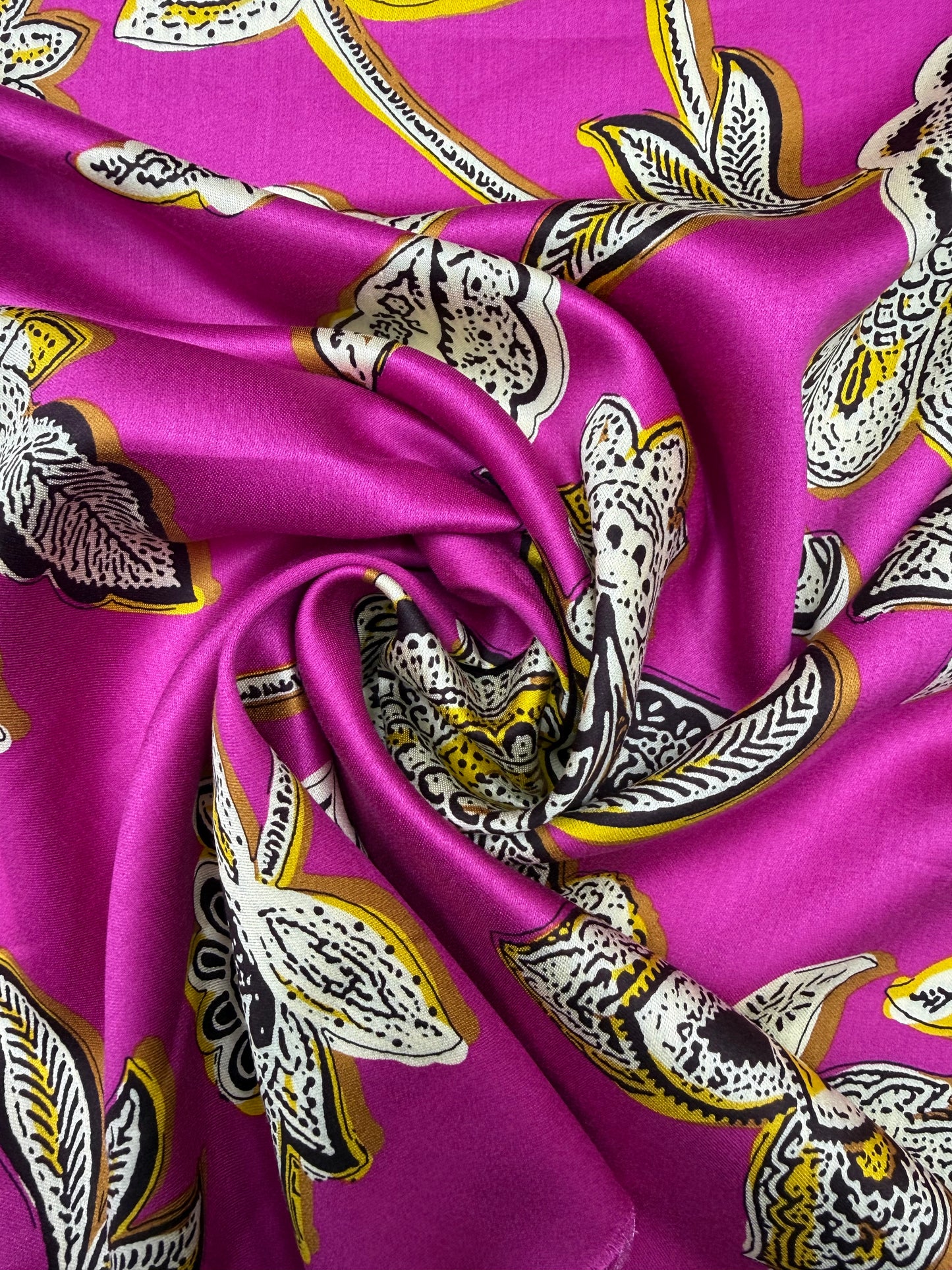 Viscose satijnbinding Paisley roze bruin