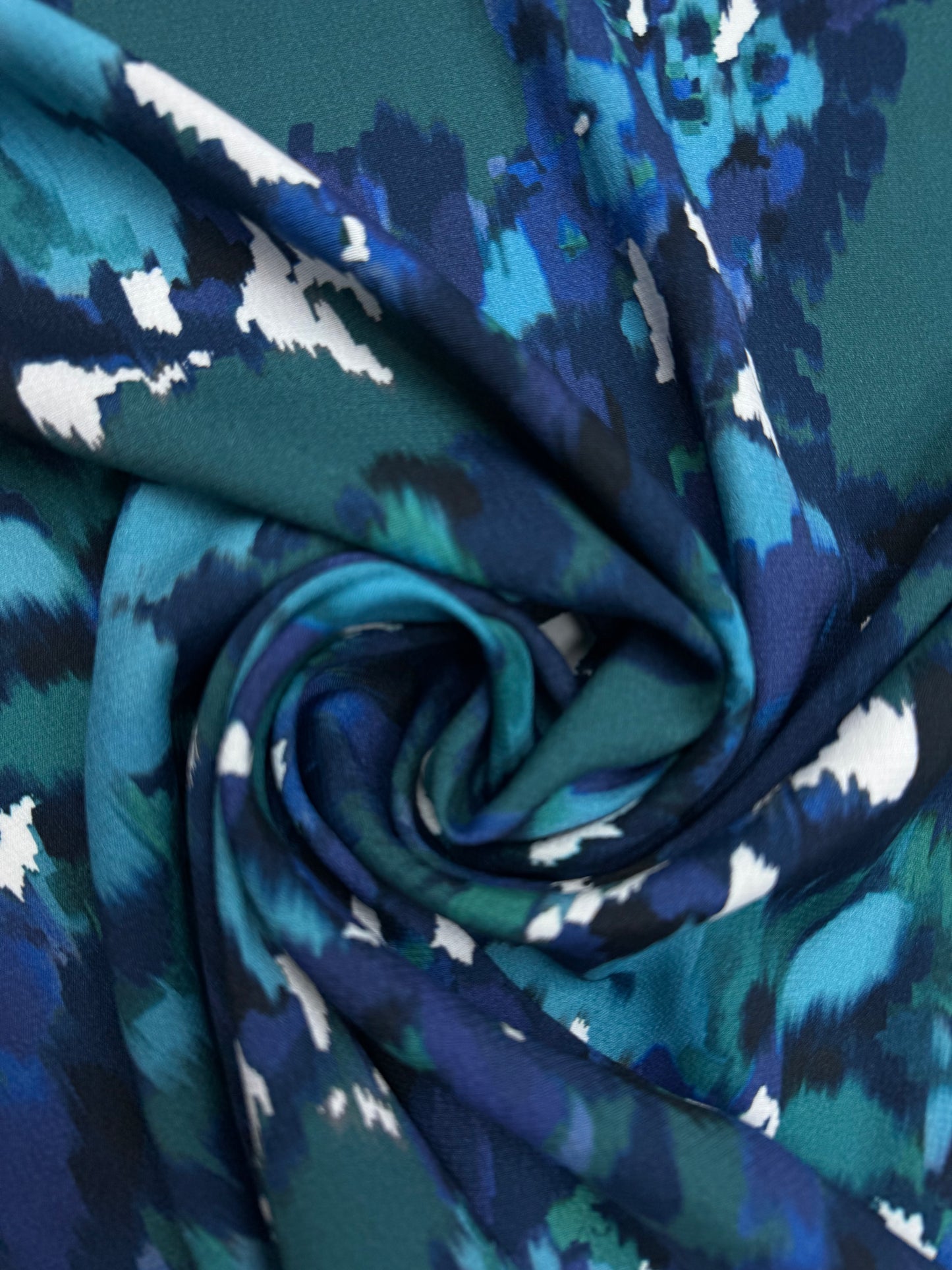 Viscose crêpe petrol abstract