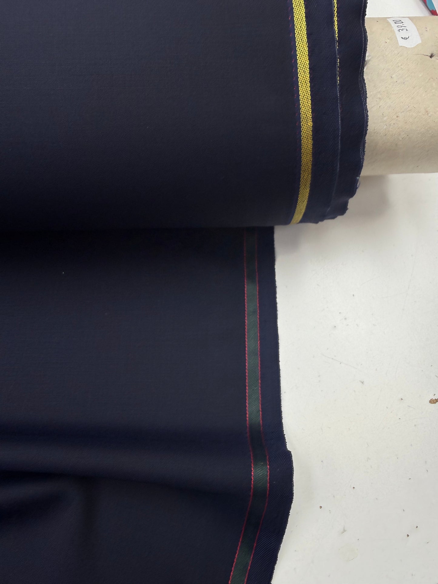 Cool Wool pantalondikte marine.