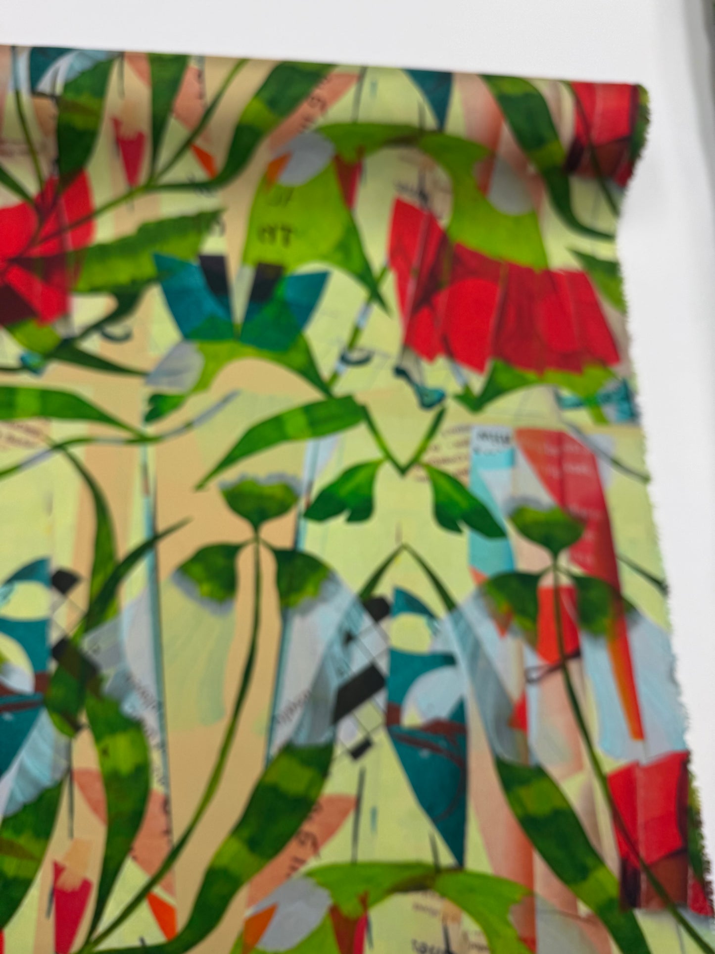 SS2026 Zijden twill met organic folded dessin