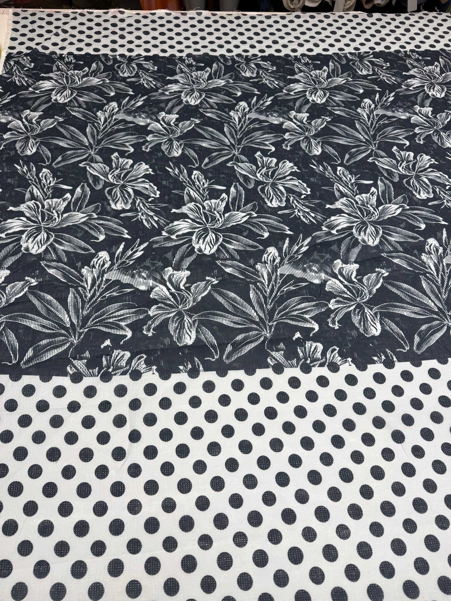 SS2026 linnen paneel bloemen en stippen