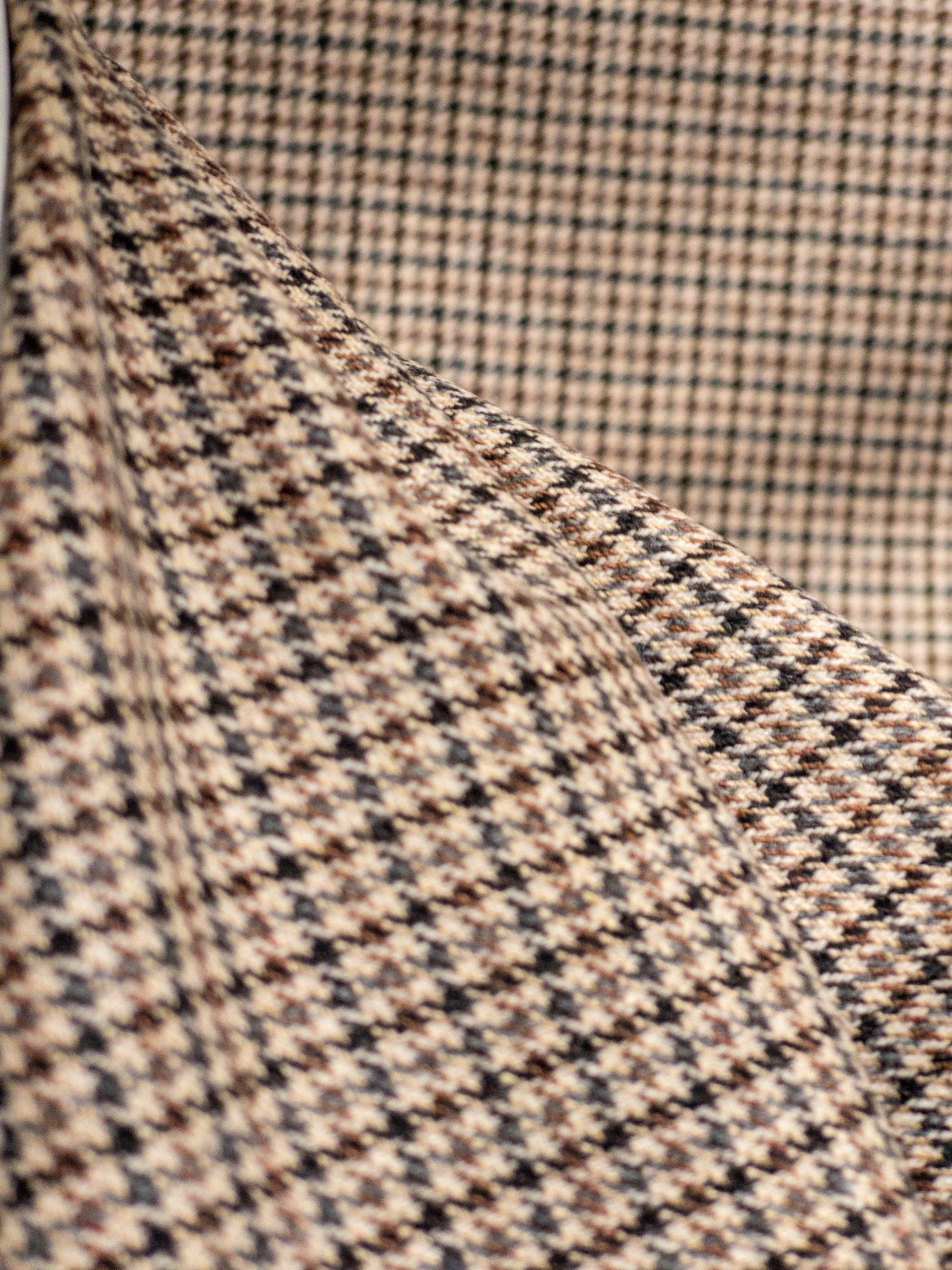 Houndstooth wool blend with stretch