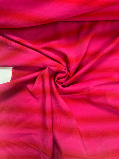 SS2024 viscose streep verloop roze rood