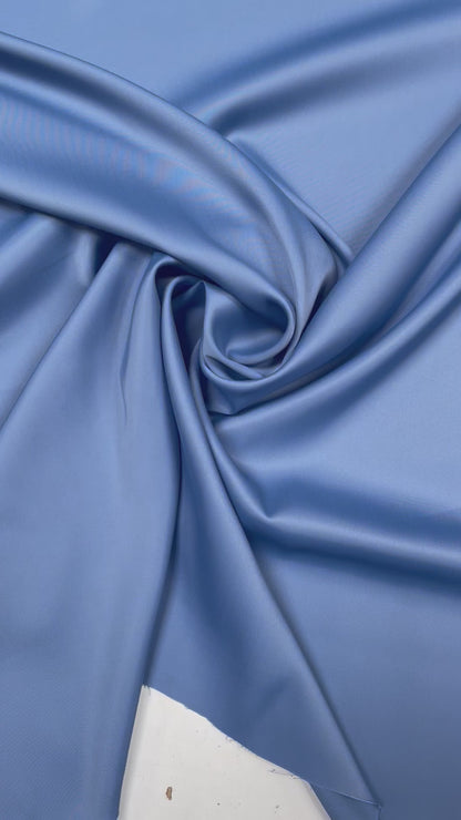 Satijnbinding viscose elastan lavendel blauw