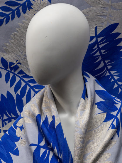 Jaquard lurex with cobalt silver leaves